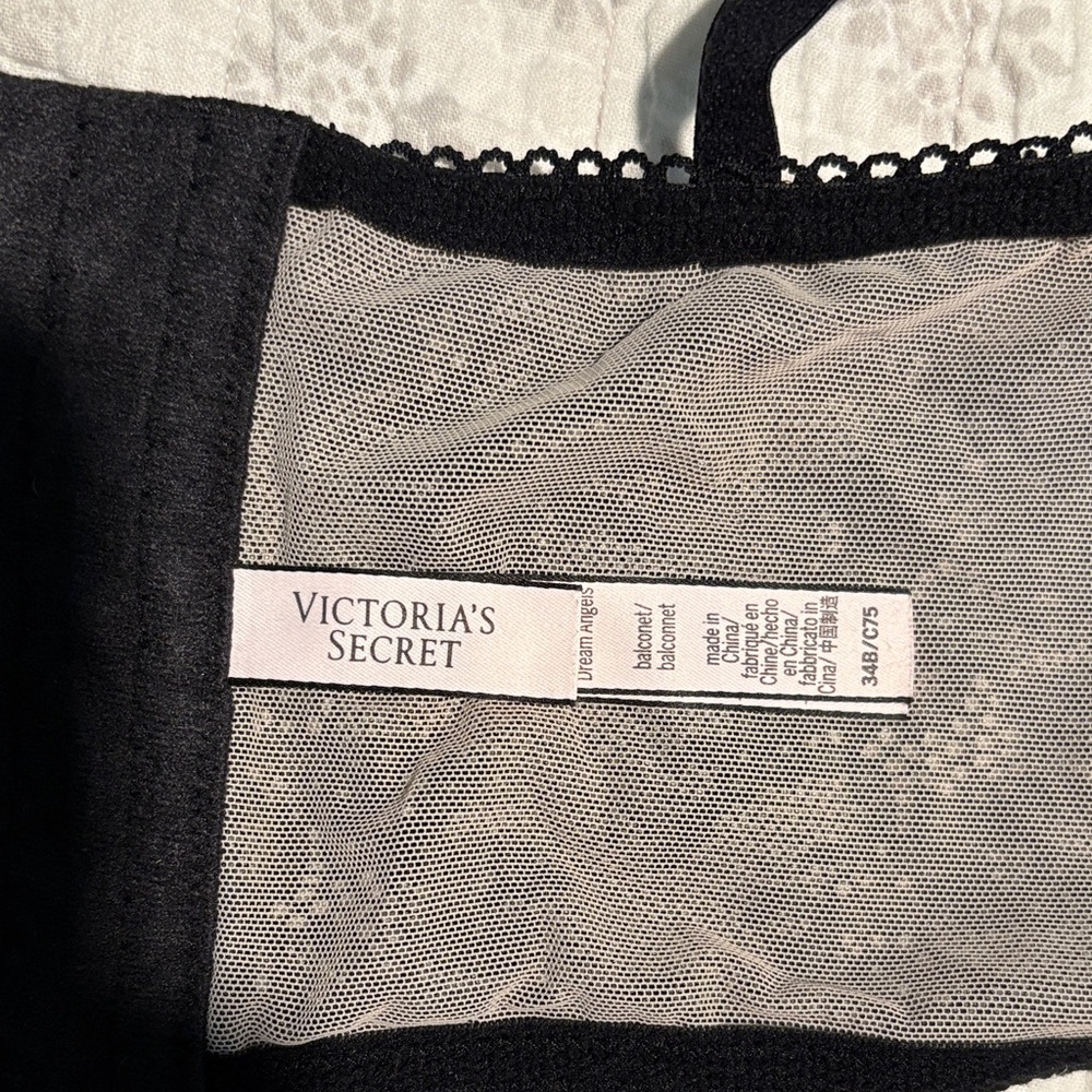 Super cute Victoria's Secret Black Lace corset Underwire Bra - Picture 4 of 4